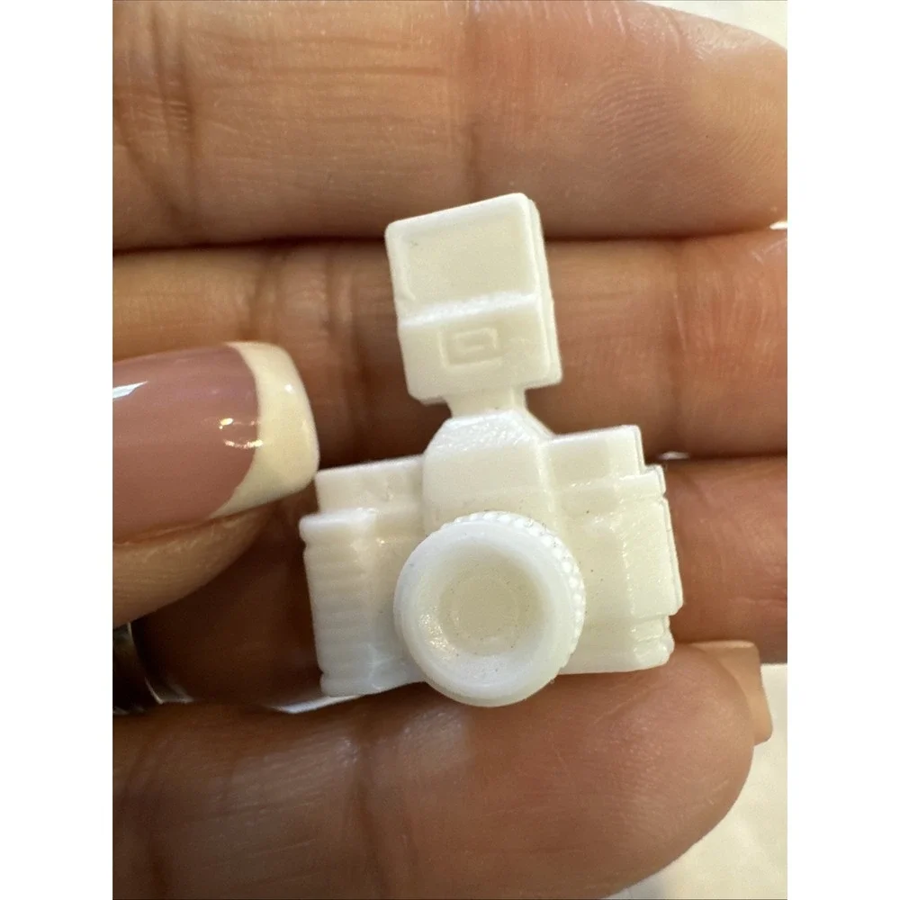 1/6th Scale‎ Barbie/Sindy Doll Size White Plastic Camera